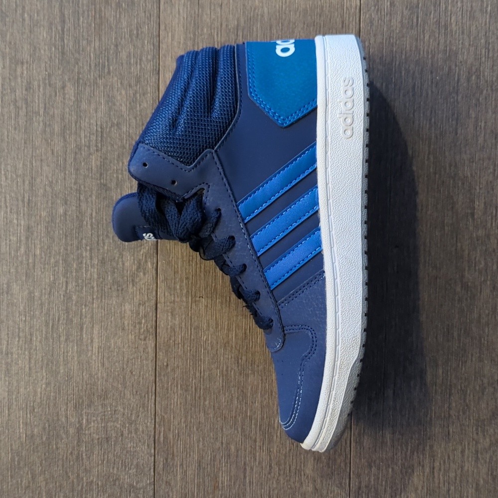 Adidas Kids Hoops Mid 2.0, Size 3. Navy. Excellent Condition.